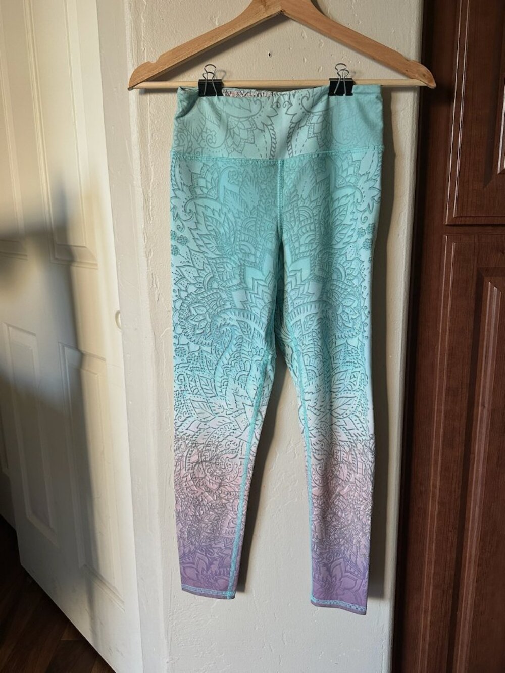 EVCR Evolution & Creation Yoga Capri Leggings Teal Lavender Mandala Size Small